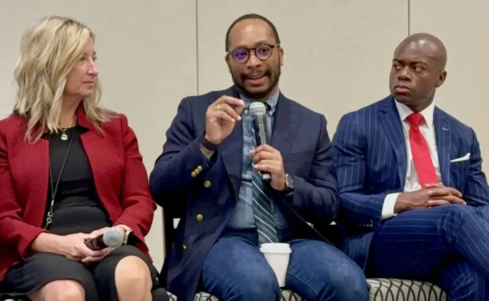 CityHealth's Akeem Anderson speaks about Complete Streets policies at a meeting of the Community Leaders of America.