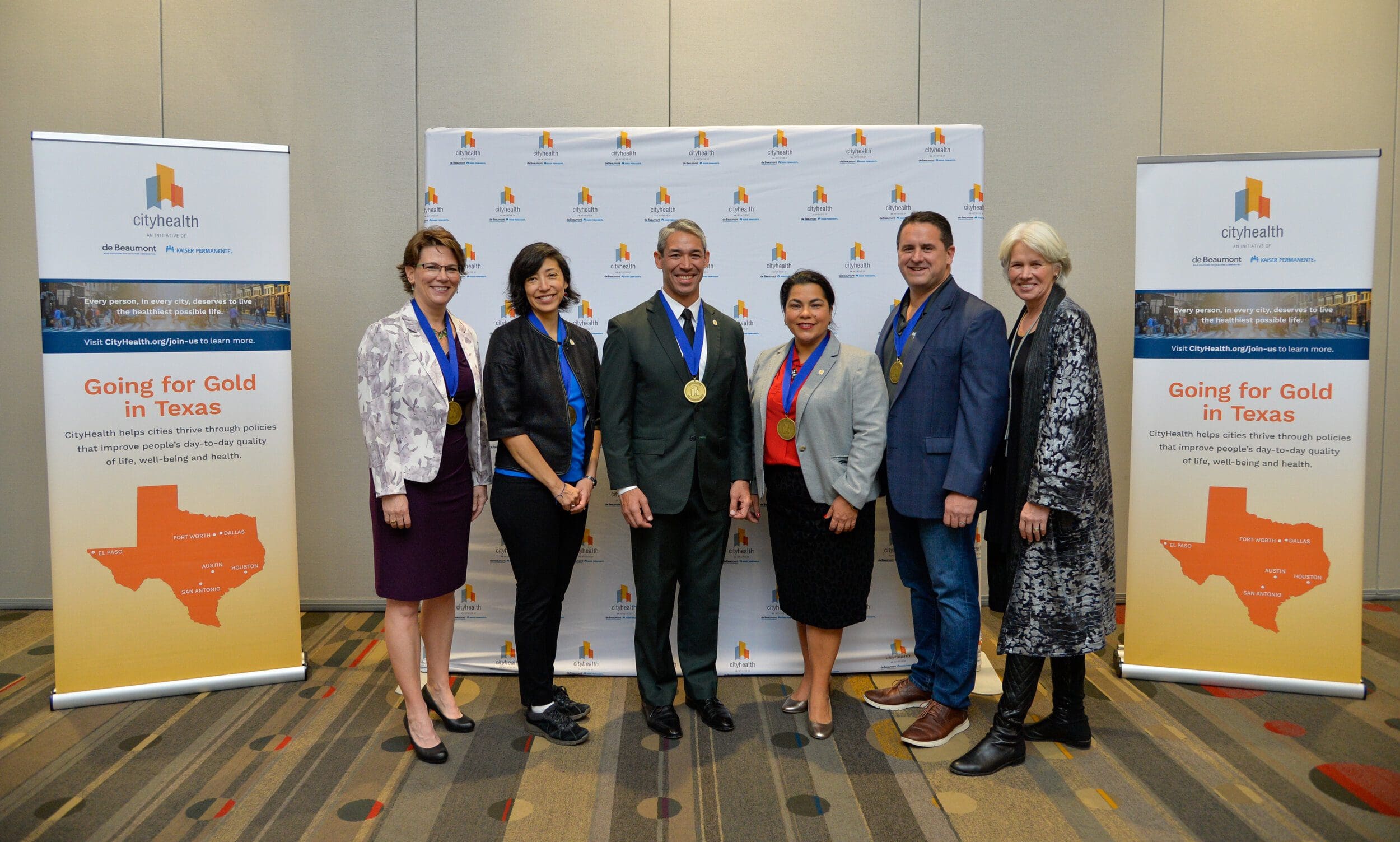 From left: Assistant San Antonio City Manager, Colleen Bridger, Council Member Ana Sandoval, Mayor Ron Nirenberg, Council Member, Rebecca J. Viagran, City Manager Erik Walsh, and CityHealth President, Shelley Hearne.